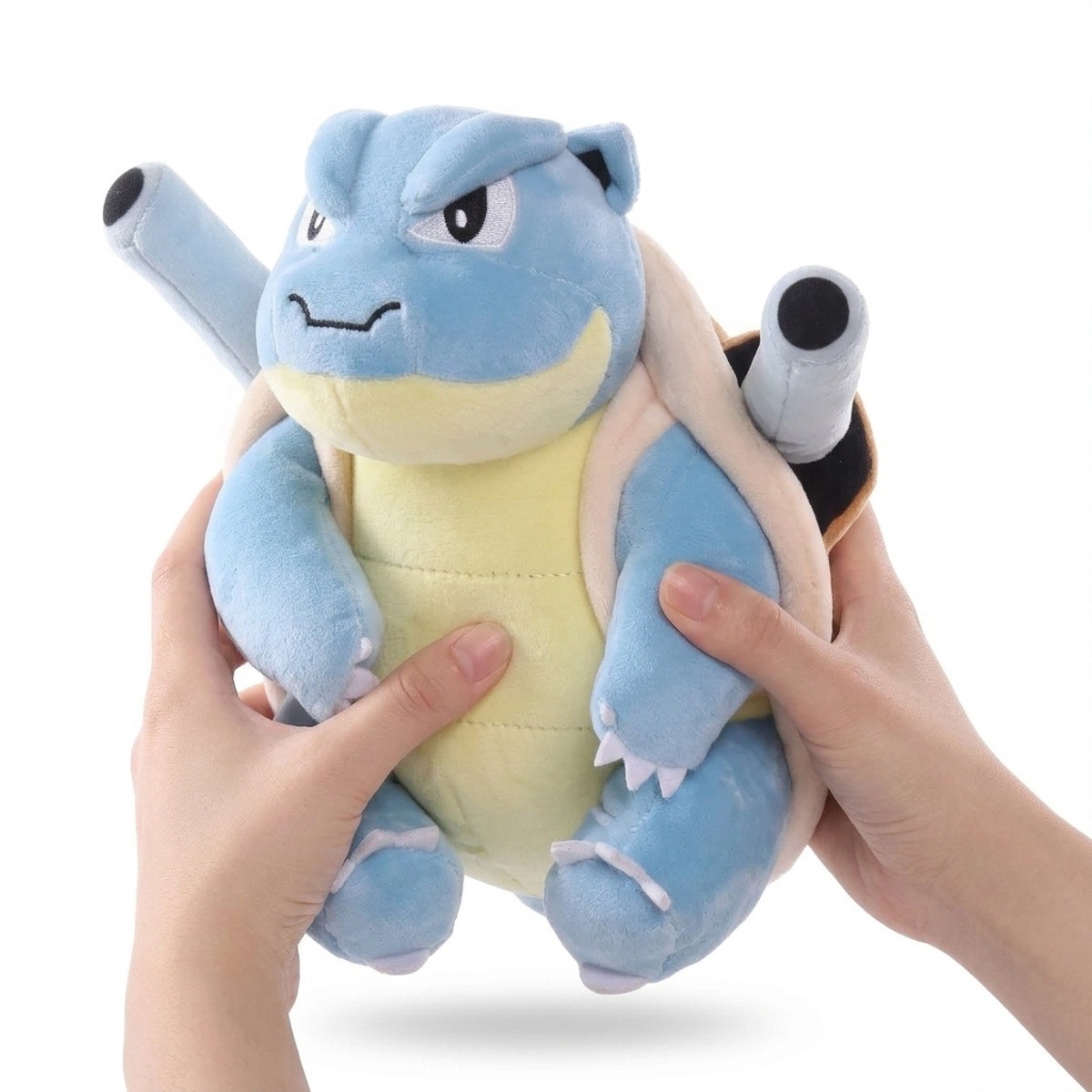 Peluche Blastoise tenuta in mano