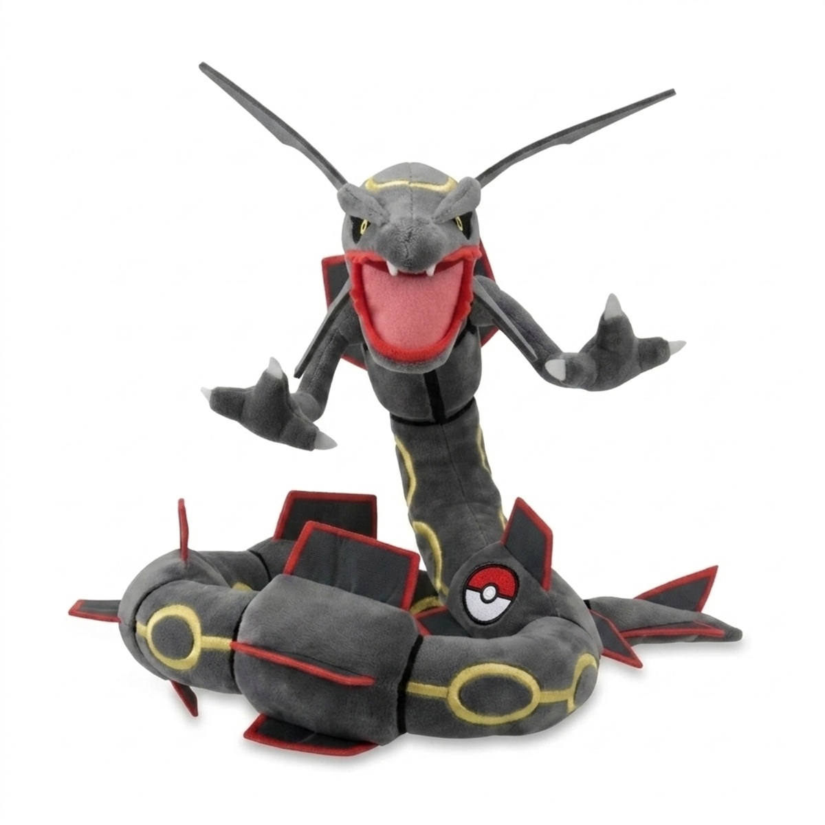 Peluche Rayquaza con distintivo che prova l'autenticità del prodotto.
