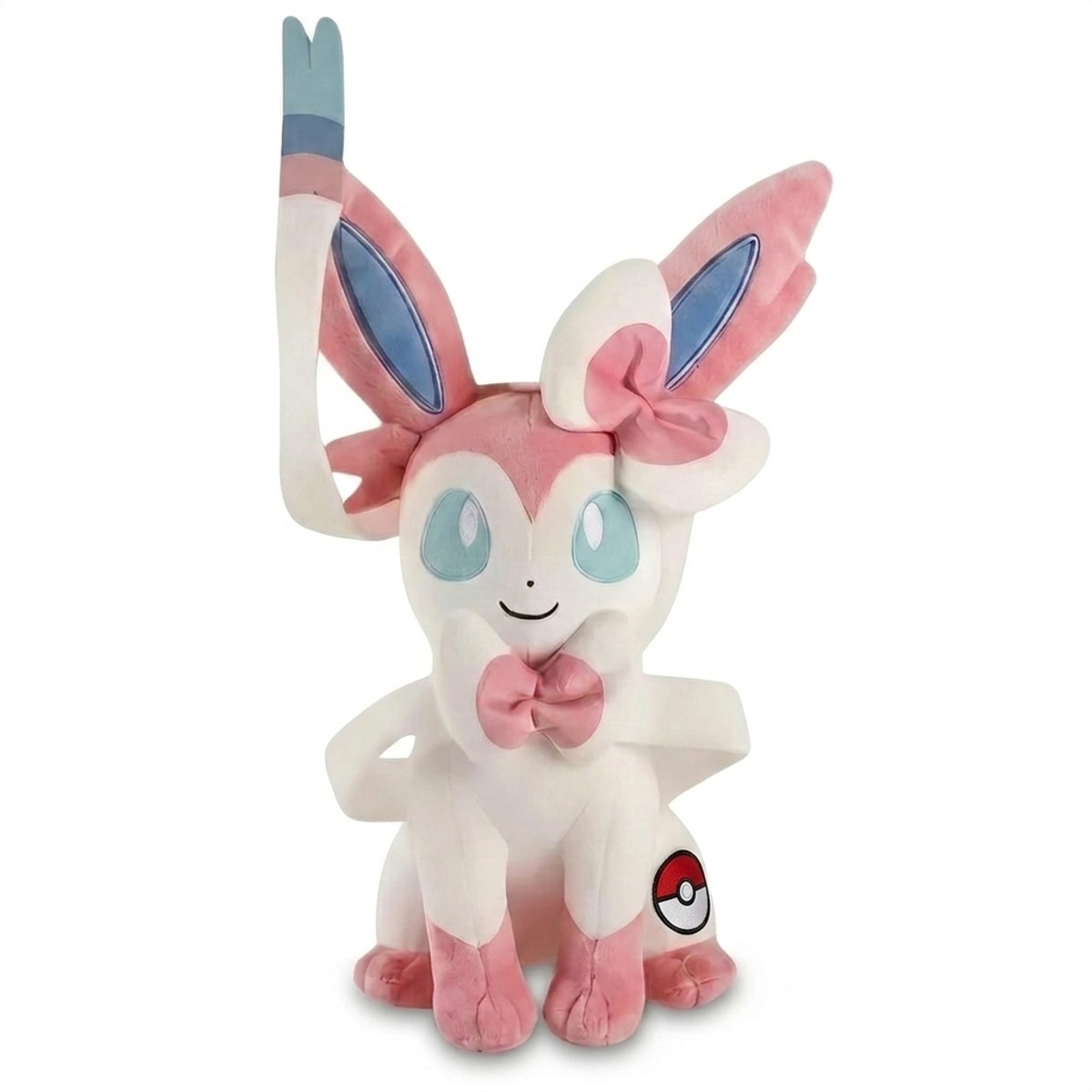 Peluche Sylveon con distintivo che prova l'autenticità del prodotto.