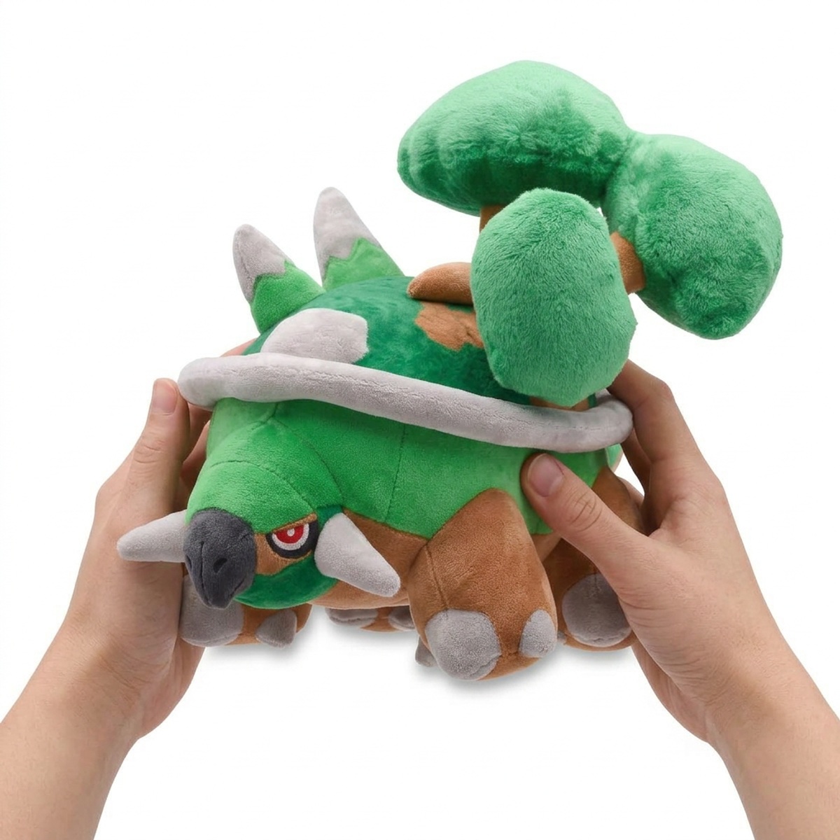 Peluche Torterra tenuta nelle mani