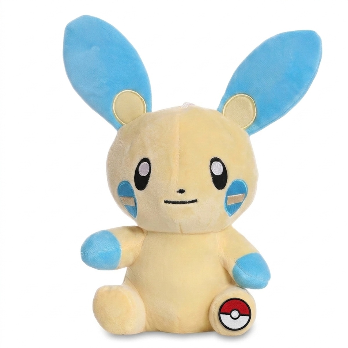 Peluche Minun con distintivo che prova l'autenticità del prodotto.