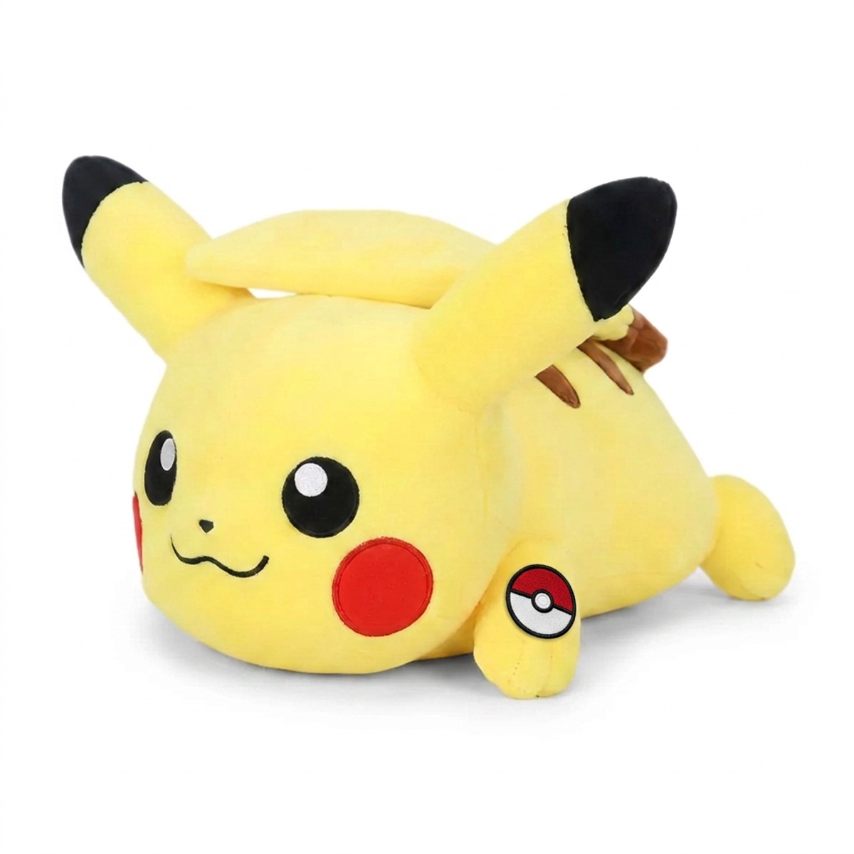 Peluche Pikachu con distintivo che prova l'autenticità del prodotto.