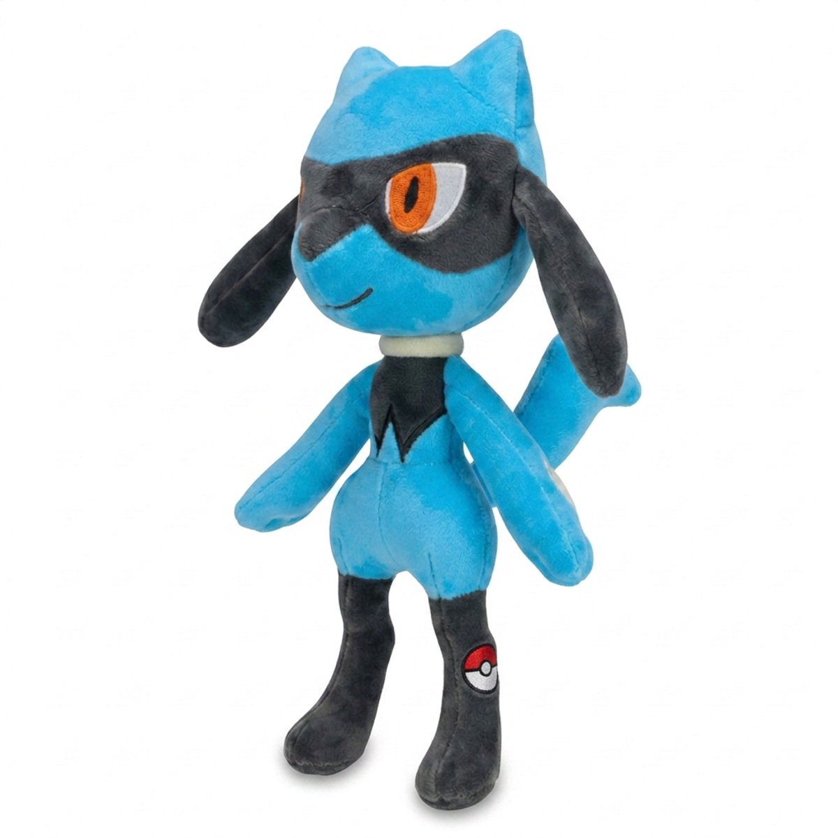 Peluche Riolu con distintivo che prova l'autenticità del prodotto.